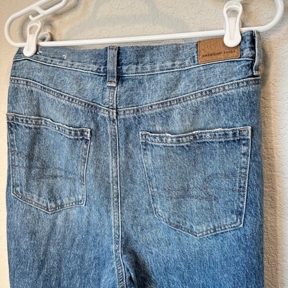 American Eagle Relaxed Mom Jean Distressed High Rise - Size 6 Long - EUC - Picture 6 of 8